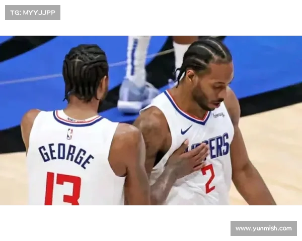 莱昂纳德夜店现身,亲密互动乔治引发球迷热议(莱昂纳徳) 莱昂纳德夜店现身,亲密互动乔治引发球迷热议(莱昂纳徳)