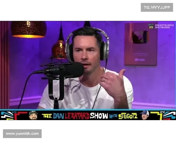 雷迪克解说时突遭“调戏”:老阿姨同事大胆调侃,吻我吧,我很美! 雷迪克解说时突遭“调戏”:老阿姨同事大胆调侃,吻我吧,我很美!