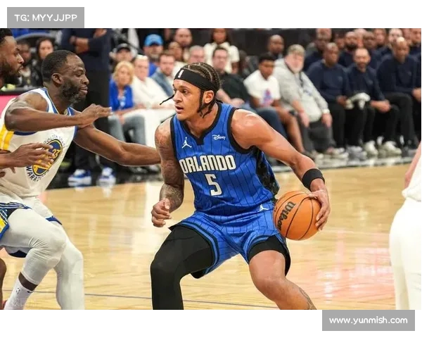 勇士队展现超强防守,锁定胜局 勇士队展现超强防守,锁定胜局